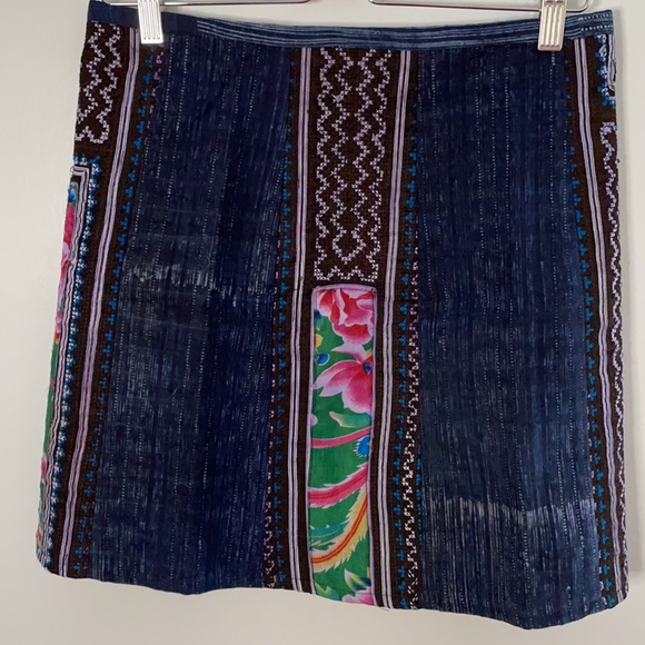 Stunning Skirt with Coin Buttons - Picture 6 of 8